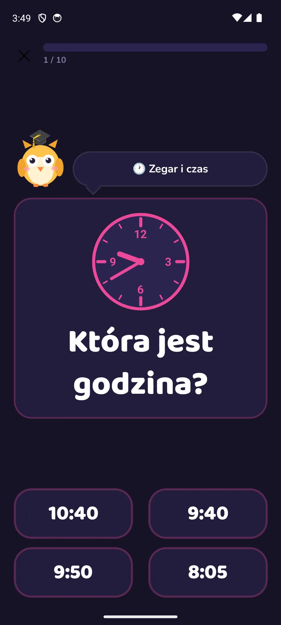 Zadanie z zegara w trybie ciemnym: tarcza zegara, pytanie „Która jest godzina?" i cztery godziny do wyboru